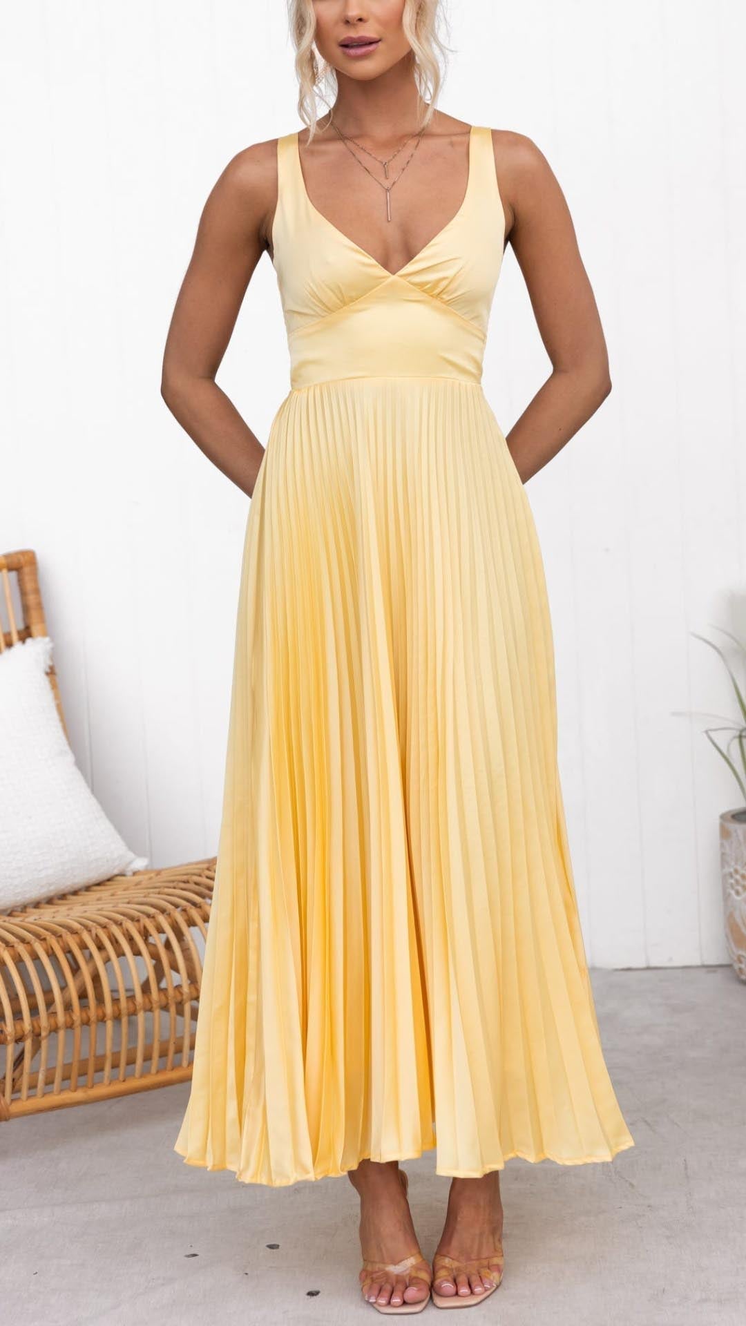 MALKA | Stylish Maxi Dress with Delicate Fall