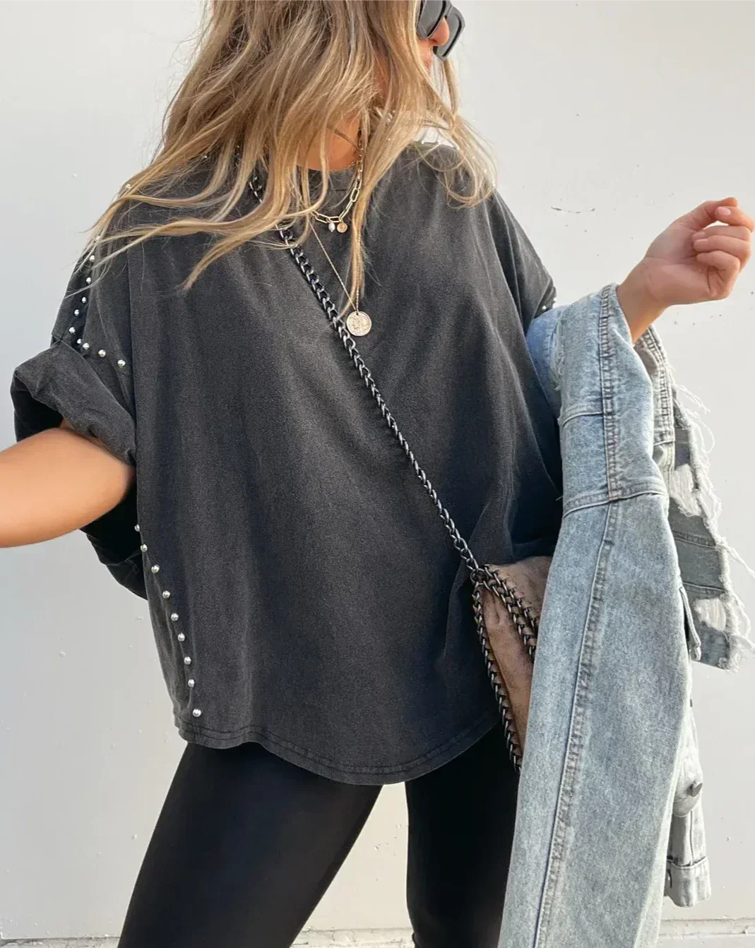 Bella - T-SHIRT OVERSIZE À STUDS