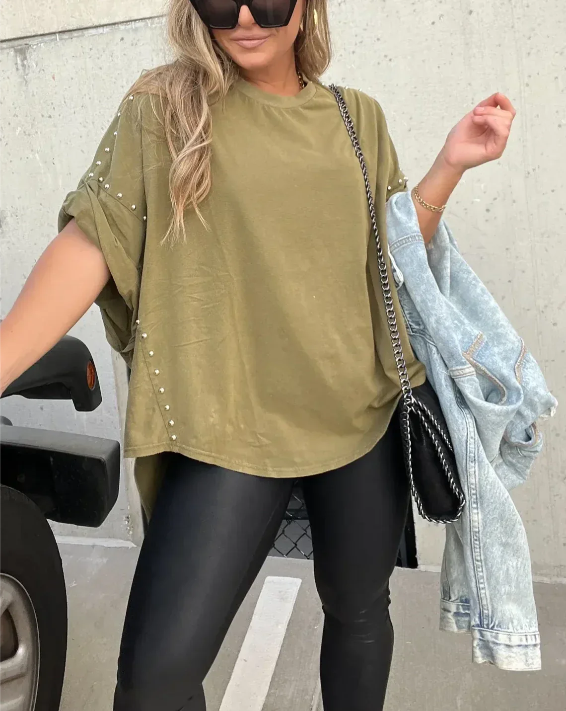 Bella - T-SHIRT OVERSIZE À STUDS