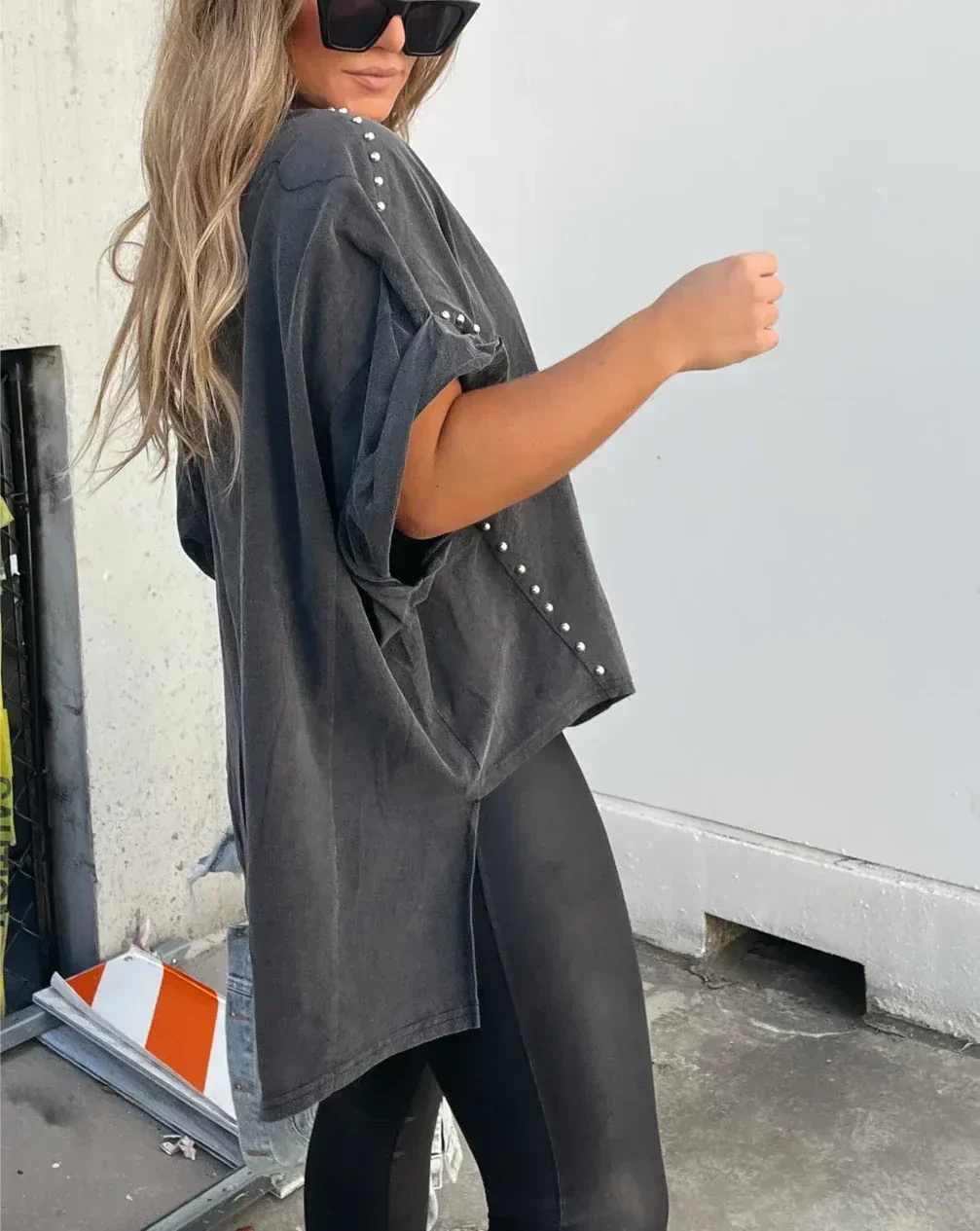 Bella - T-SHIRT OVERSIZE À STUDS