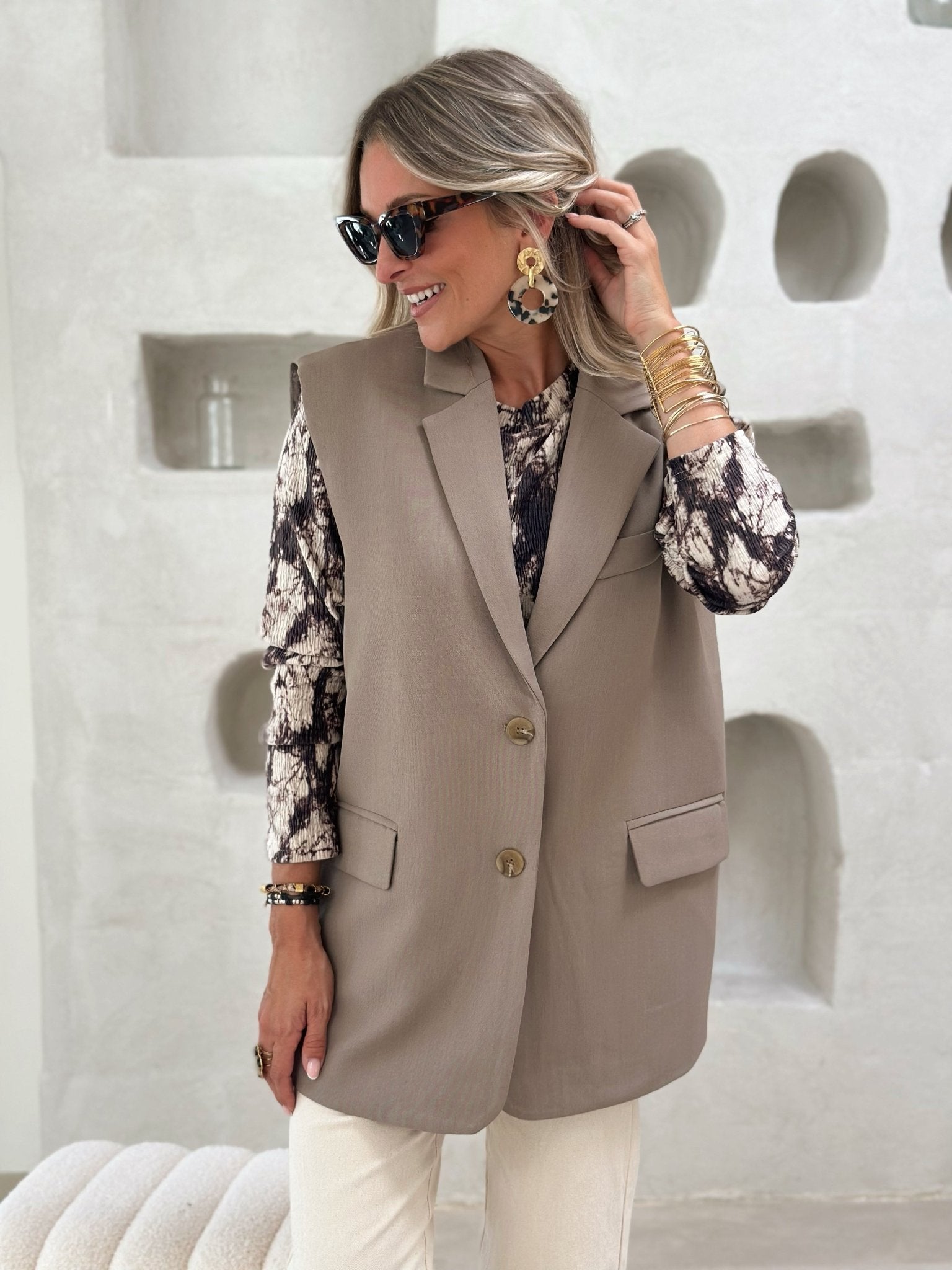 Paris Couture™ | La veste sans manche taupe