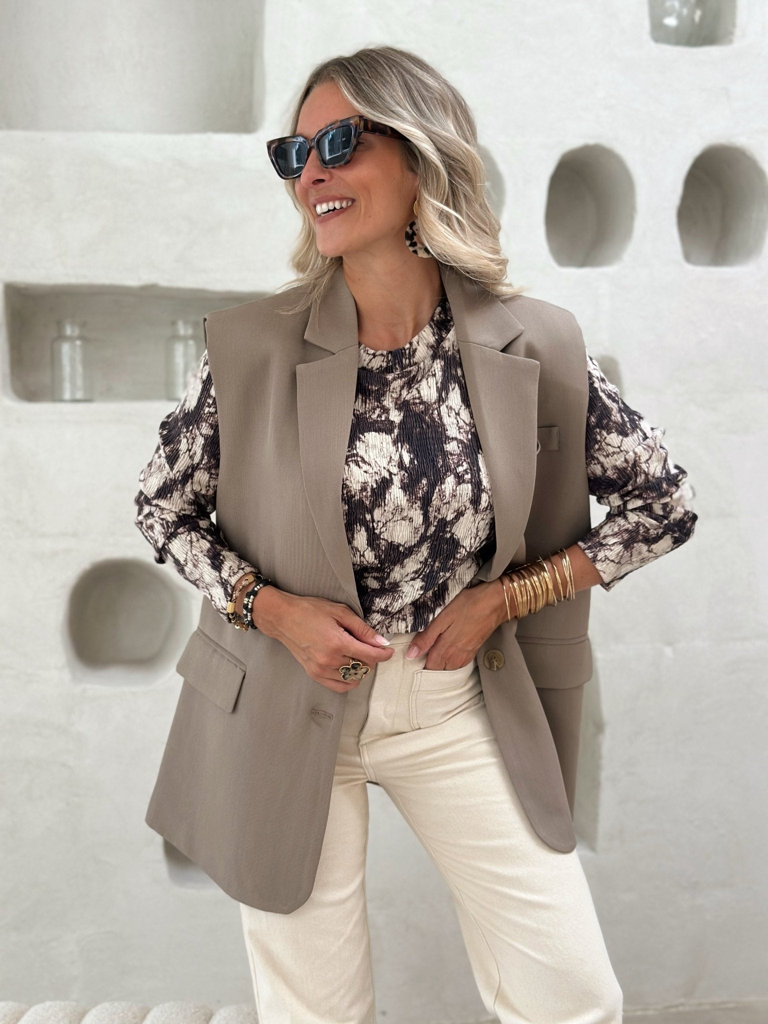 Paris Couture™ | La veste sans manche taupe